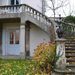 sur-la-colline.hotels-rhonealpes.com/